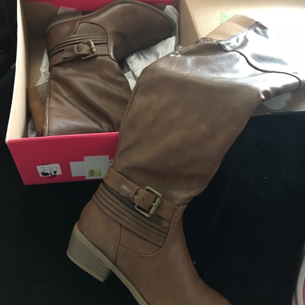 Tan heel boots